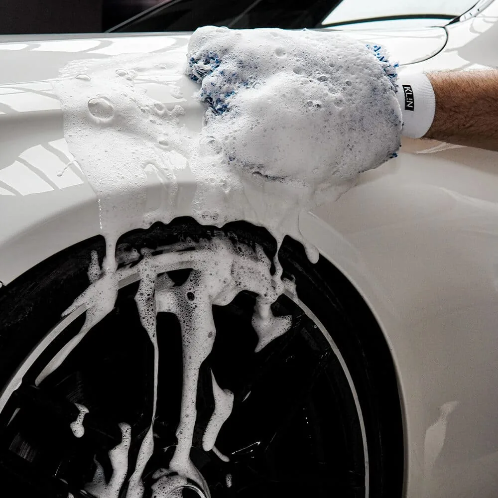 KLiN Wash Mitt ile köpüklü temaslı araç yıkama