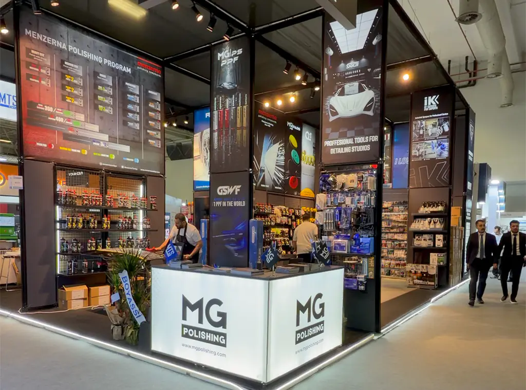 MG Polishing fuar standında temsil edilen markaların ürün teşhiri
