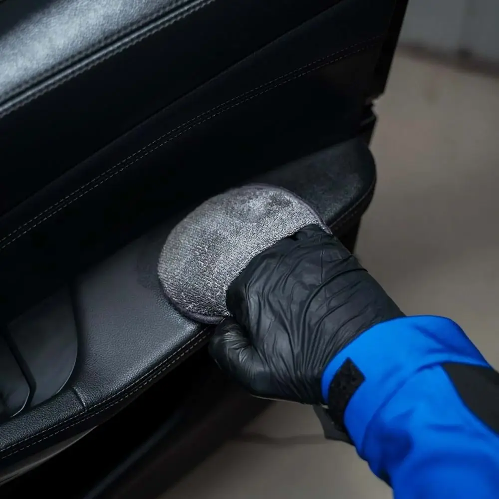 FRA-BER Polish Plus Aroma Plastik, Trim, Deri Yenileyici Bakım Spreyi (1:3 Konst.) - 4,54 lt - Image 4