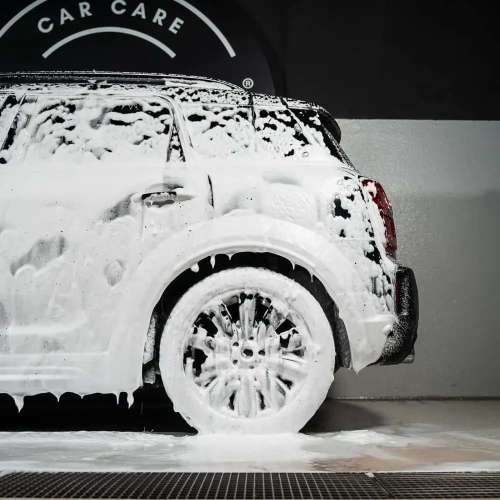 FRA-BER Neve Yoğun Köpüklü Araç Yıkama Şampuanı Cilalı Parfümlü Oto Köpüğü - 4,54 Lt - Image 4