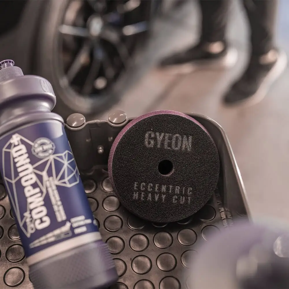 GYEON QM Compound Çizik Giderici Pasta - 1000 ml - Image 3