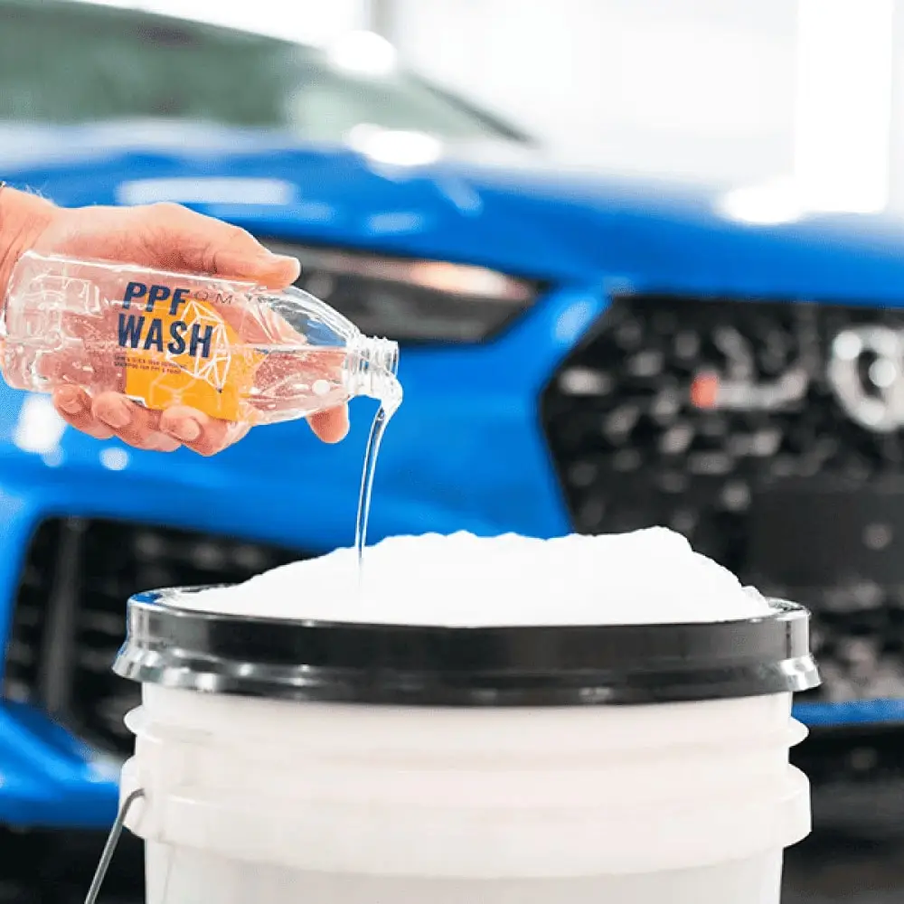 GYEON QM ECO Wash Seramik Katkılı Susuz Yıkama Yüzey Temizleyici ve Parlatıcı Cila - 1000 ml - Image 5